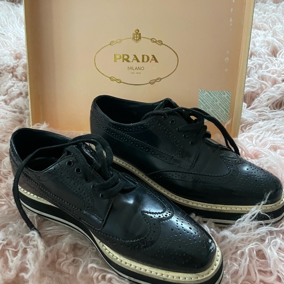 💯 PRADA Black Patent Leather Loafers Size 38 - Picture 8 of 14